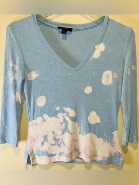 Vintage BCBG Max Azria Cloud Tie Dye V-Neck Top - Blue & White - Size Medium